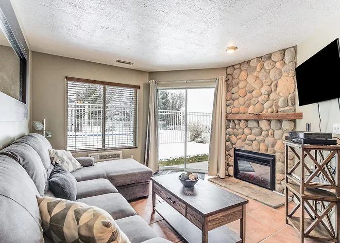 Garden City Condo With Pool Access By Bear Lake!